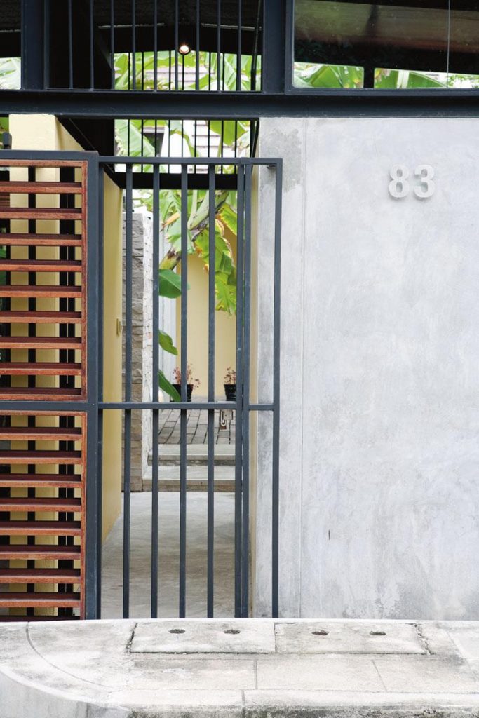 5 ไอเดียประตูบ้านจากเหล็กกล่อง