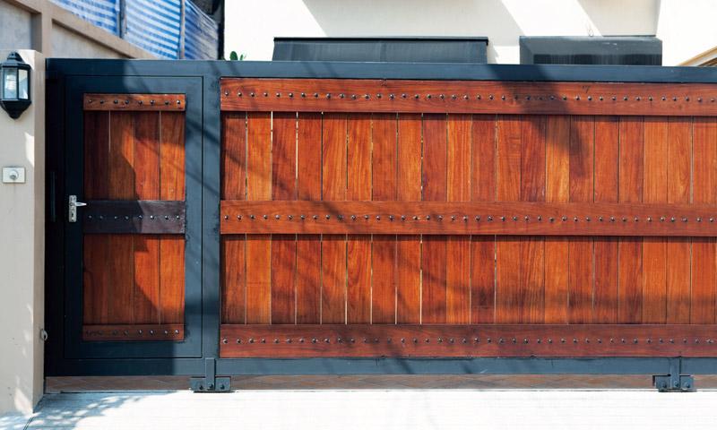 5 ไอเดียประตูบ้านจากเหล็กกล่อง