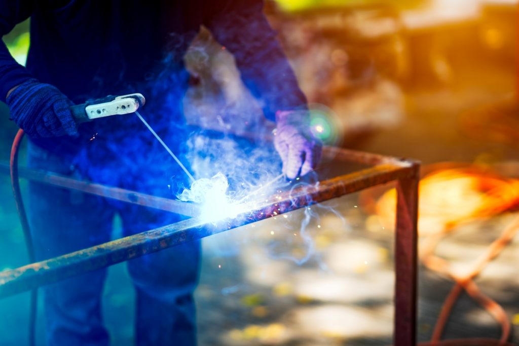 เชื่อมเหล็กกล่องบางอย่างไรไม่ให้ทะลุ